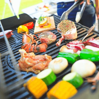「開催確定\海辺の青空プレミアムBBQ♡/おしゃれな屋根付きグリラーブースで開催」の画像1枚目